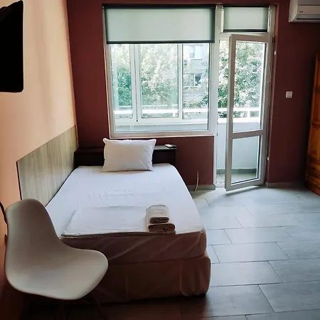 מלון Pleven Rooms פלבן