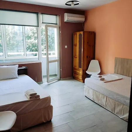 מלון Pleven Rooms פלבן