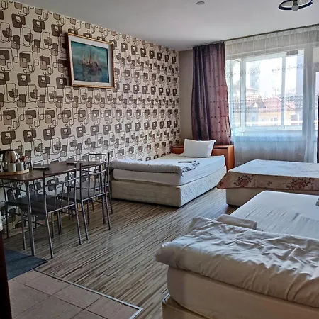 מלון Pleven Rooms